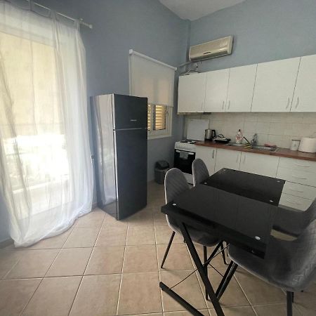 Nikea Apartment Near Piraeus Port And Metro St II Eksteriør billede